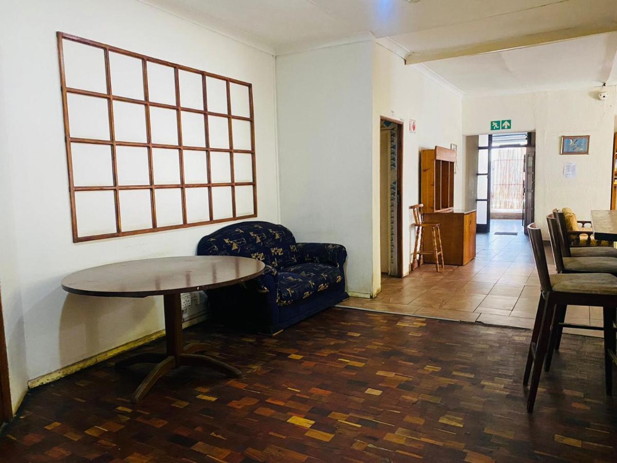 Rosebank Hostel Johannesburg Exterior foto