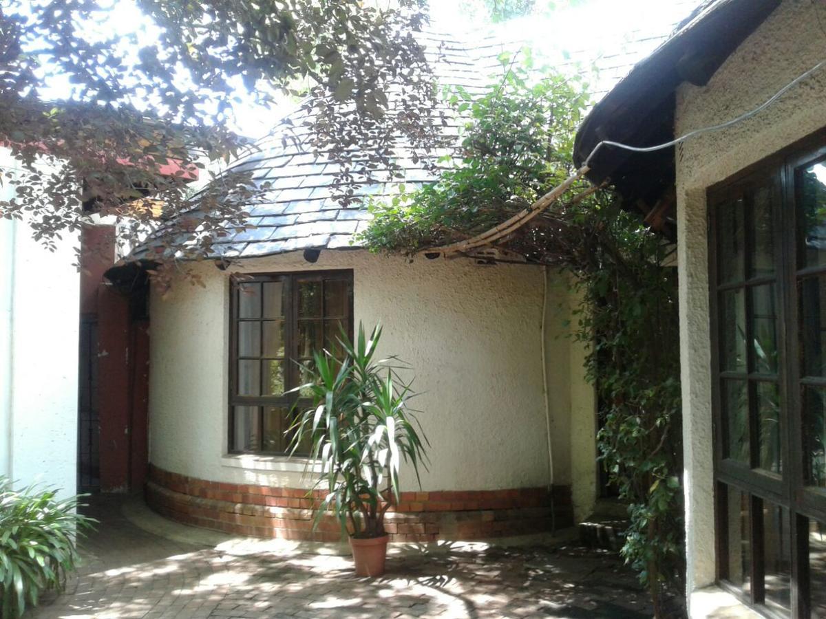 Rosebank Hostel Johannesburg Exterior foto